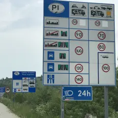 Ile można jechać na autostradzie w Polsce? Poznaj kluczowe limity prędkości