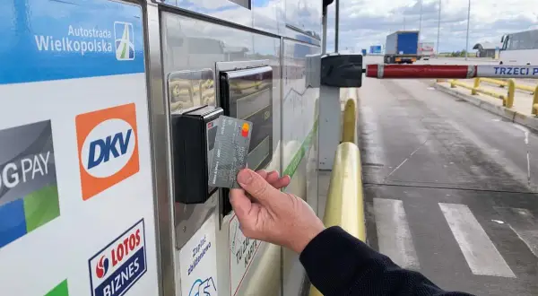 Czy można płacić kartą na autostradzie A2? Sprawdź dostępne opcje płatności.