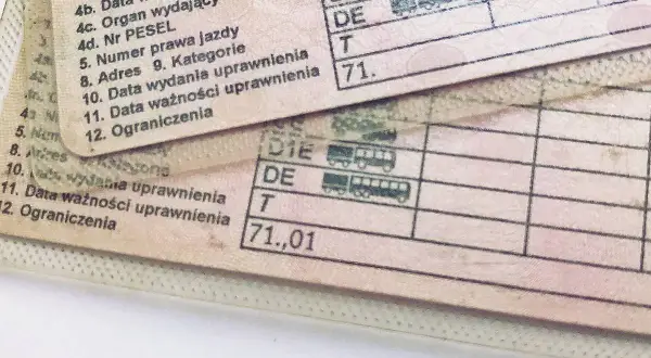 Czy kurs prawa jazdy przepada? Poznaj zasady ważności i konsekwencje