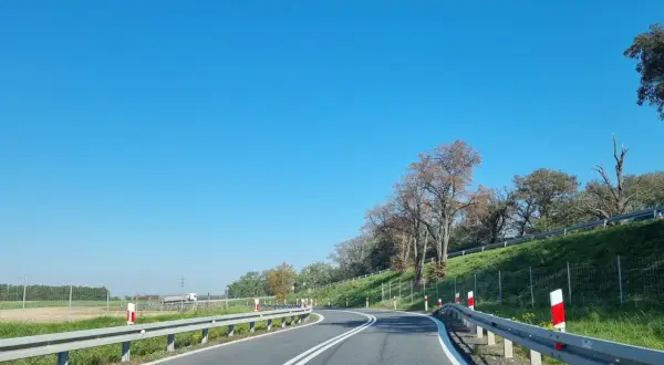 Co ile są słupki na autostradzie? Odkryj ważne szczegóły!