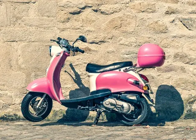 Prawo jazdy AM – czy naprawdę można wozić pasażera na motorowerze?
