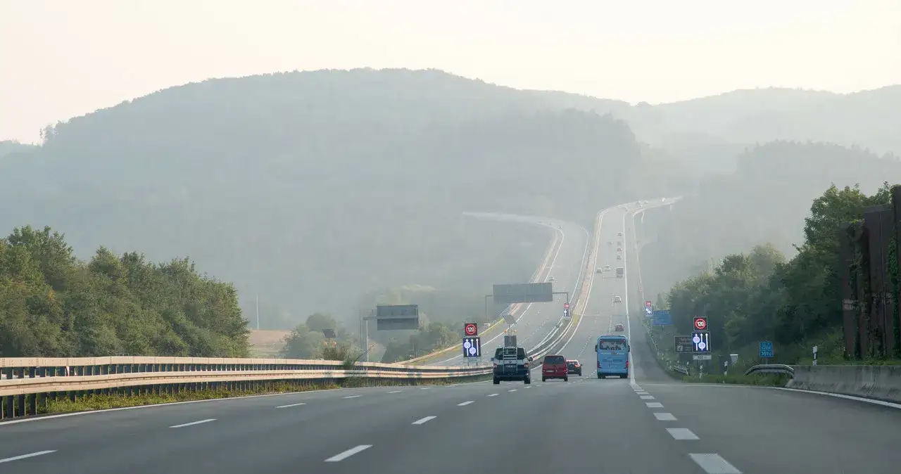 Zdjęcie Jakie opłaty za autostrady w Niemczech? Co warto wiedzieć o mycie i zwolnieniach