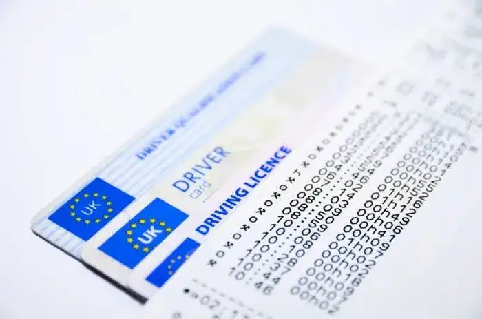 Zdjęcie Ile kosztuje wymiana prawa jazdy po zmianie nazwiska? Sprawdź wszystkie szczegóły.