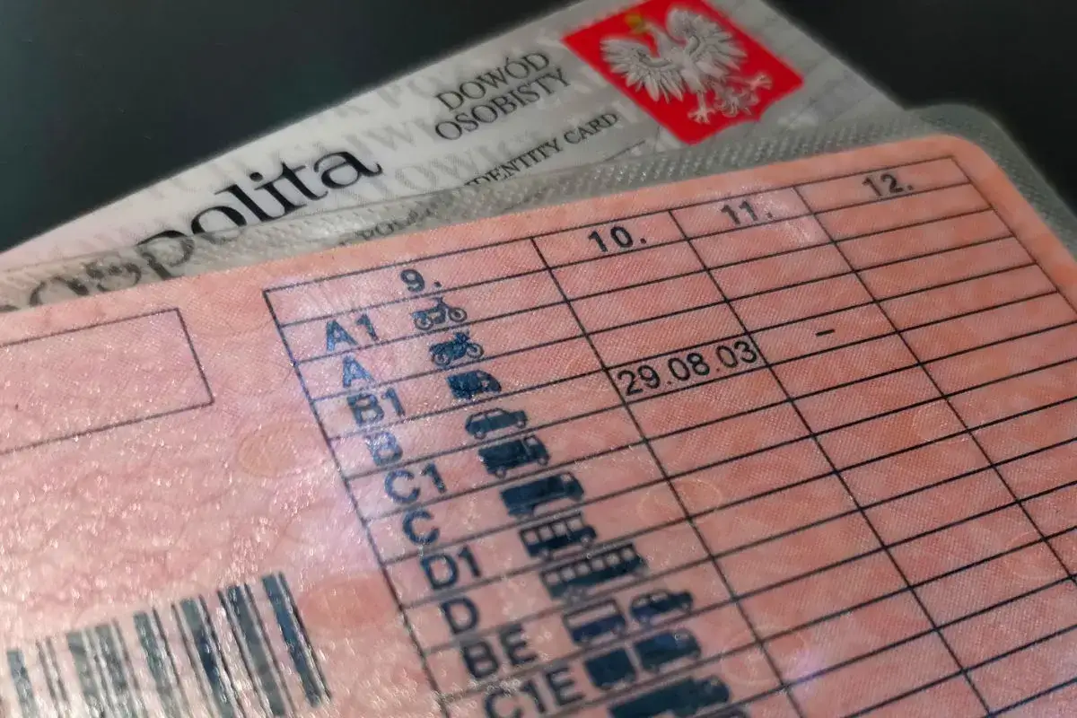Zdjęcie Czy prawo jazdy bezterminowe trzeba wymienić? Ważne informacje dla kierowców