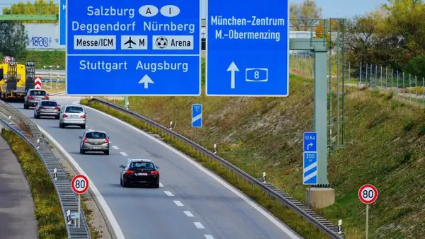 Ile można jechać na autostradzie w Niemczech? Zaskakujące ograniczenia prędkości!